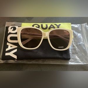 NEW ✨ Quay Australia Ever After Sunnies NWT White